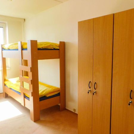 הוסטל פראג Km House Cerny Most מראה חיצוני תמונה