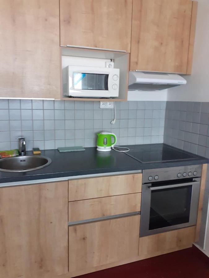 הוסטל פראג Km House Cerny Most מראה חיצוני תמונה