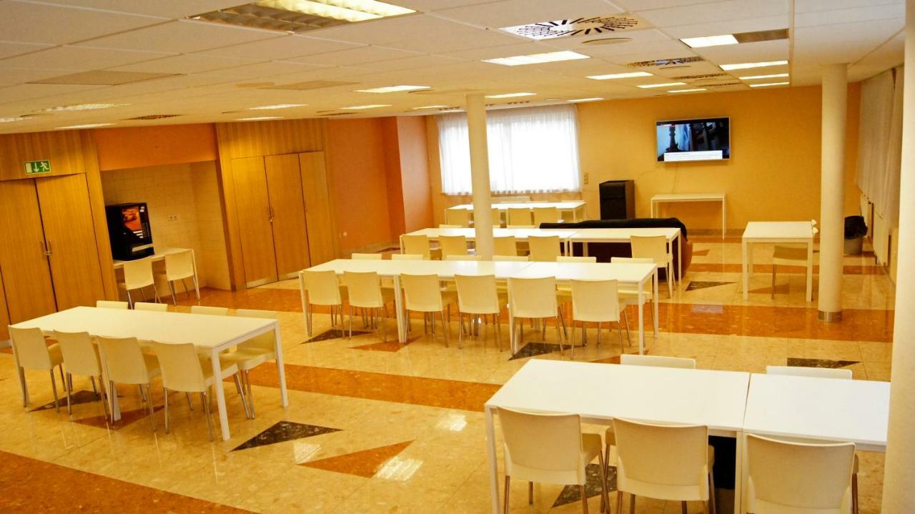 הוסטל פראג Km House Cerny Most מראה חיצוני תמונה