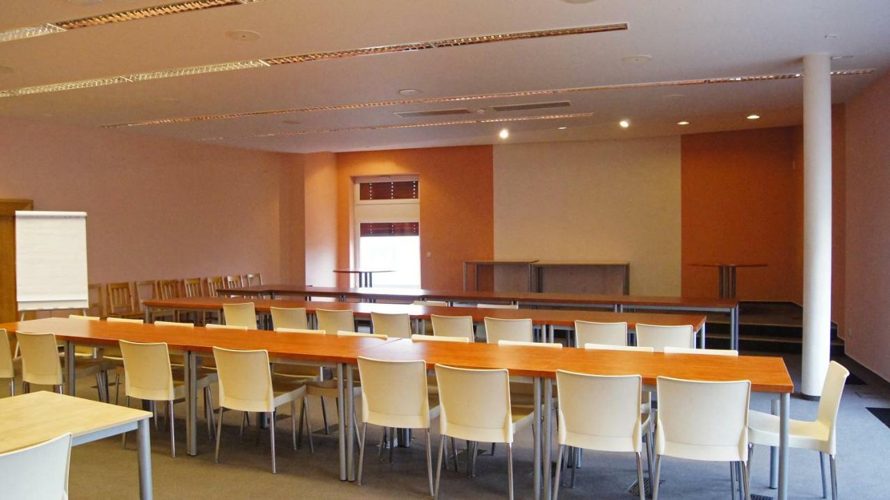 הוסטל פראג Km House Cerny Most מראה חיצוני תמונה