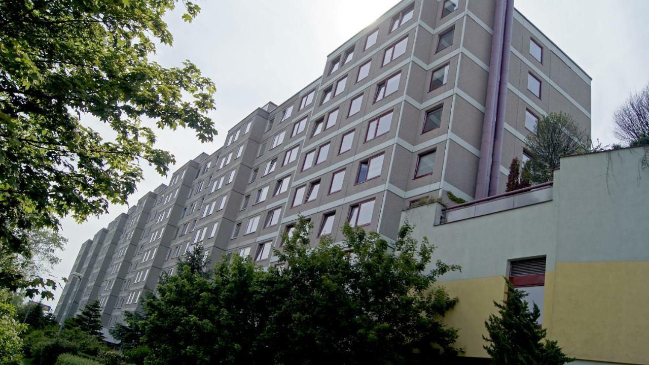 הוסטל פראג Km House Cerny Most מראה חיצוני תמונה